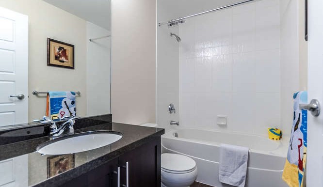 65 14356 63A Ave Surrey BC-small-017-15-Bathroom-666x444-72dpi