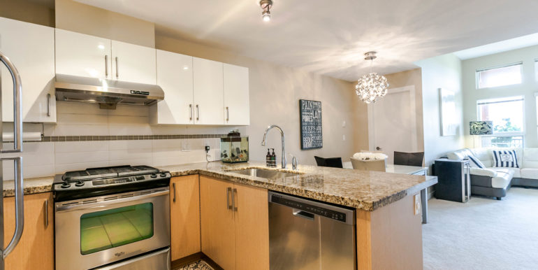 406 6800 Eckersley Rd-print-007-16-Kitchen-3861x2574-300dpi