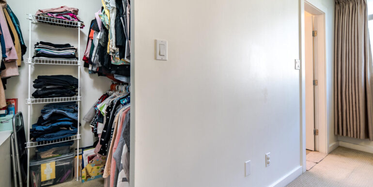 7111 Mont Royal Square-026-029-Walk In Closet-MLS_Size