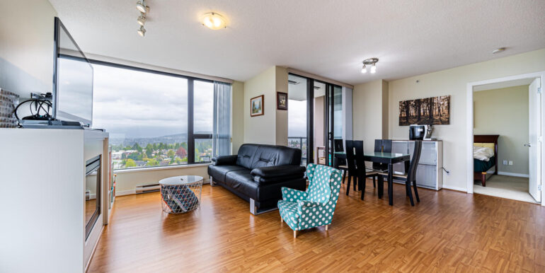 1703 7108 Collier St Burnaby-large-005-013-Living Room-1500x1000-72dpi