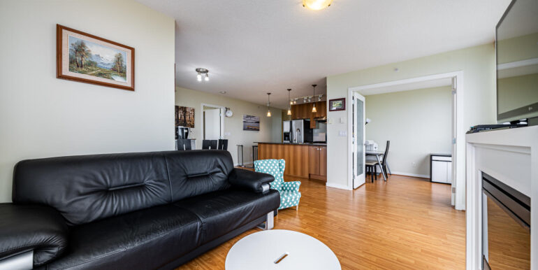 1703 7108 Collier St Burnaby-large-006-016-Living Room-1500x1000-72dpi