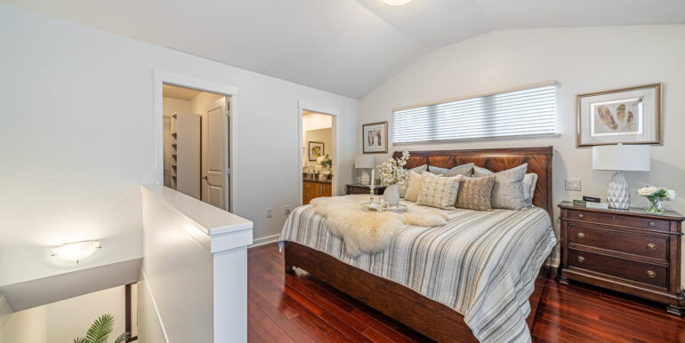347 W 59th Ave Vancouver BC-large-021-010-Primary Bedroom-1500x1000-72dpi
