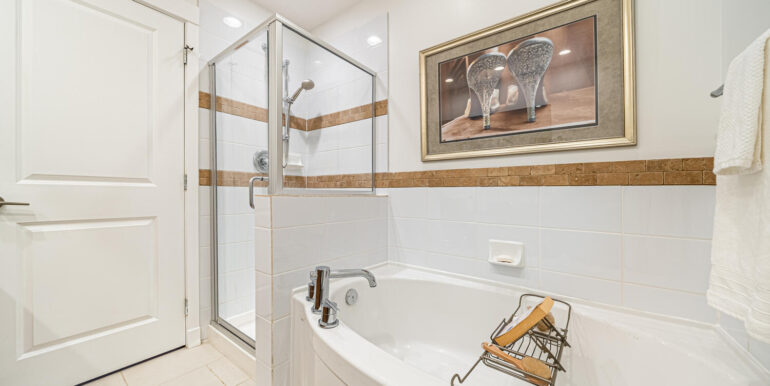 347 W 59th Ave Vancouver BC-large-026-015-Bathroom-1500x1000-72dpi