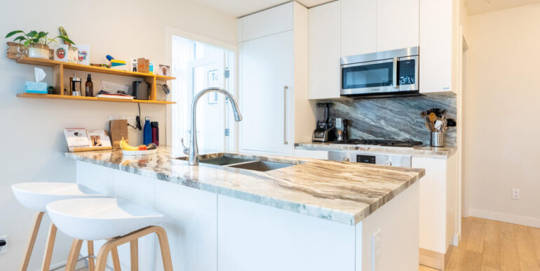 2565 Maple St 308 Vancouver BC V6J 1Z4 Canada-013-002-Kitchen-MLS_Size