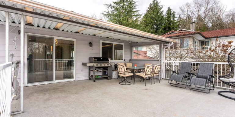 8274 Nelson Ave Burnaby BC V5J 4E5 Canada-018-026-Deck-MLS_Size